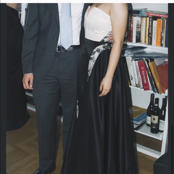 Alice and Olivia ball gown size 8 - Picture 4 of 11